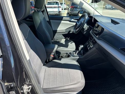 Certified 2024 Volkswagen Taos SE image 34