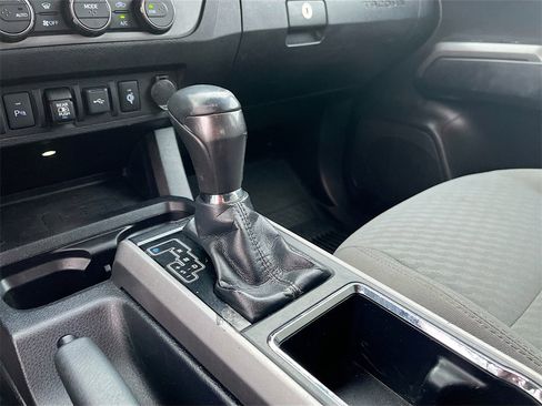 Used 2021 Toyota Tacoma TRD Off-Road w/ Technology Package image 16