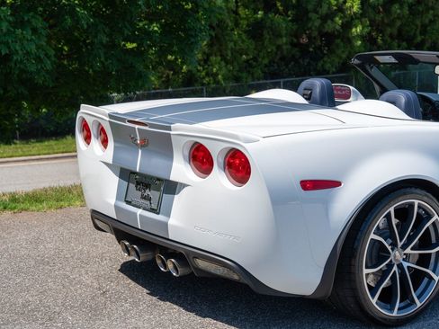 Used 2013 Chevrolet Corvette 427 w/ 1SC Preferred Equipment Group RWD image 12