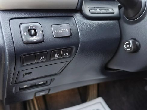 Used 2014 Lexus LS 460 w/ Comfort Package RWD image 22
