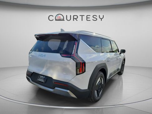 New 2026 Kia EV9 Wind AWD/4WD image 3