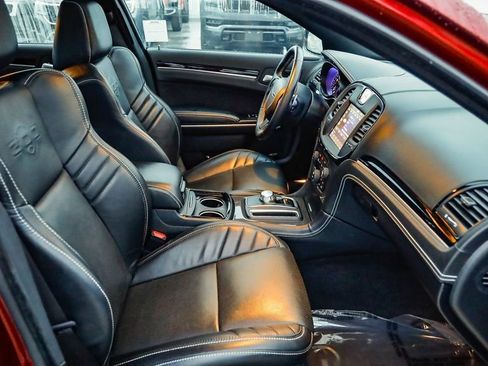 Used 2023 Chrysler 300 C image 18