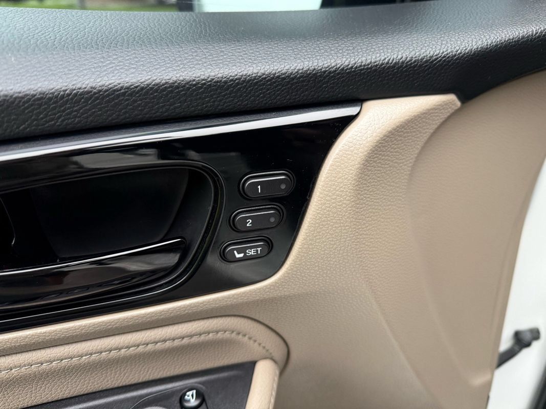 Used 2023 Honda Odyssey Elite image 18