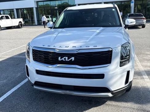 Certified 2022 Kia Telluride LX AWD/4WD image 2