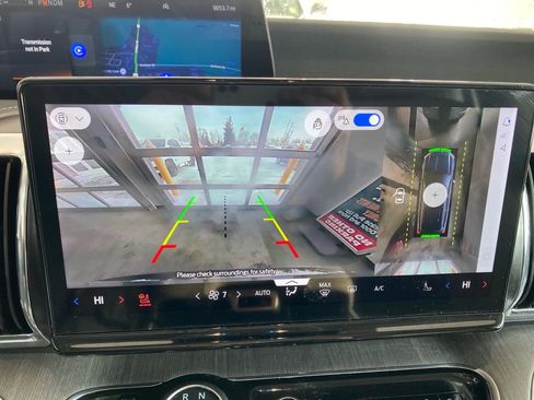 Used 2025 Ford Expedition Platinum w/ Platinum Ultimate Package image 12