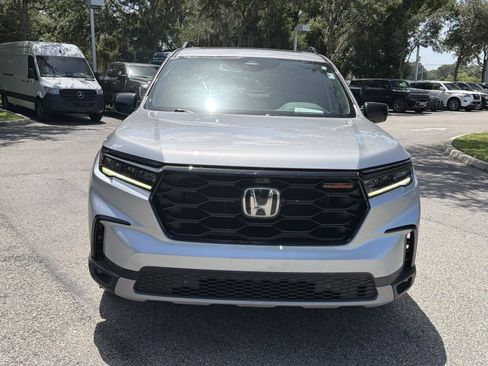 Used 2024 Honda Pilot TrailSport image 8