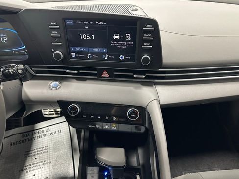 Used 2025 Hyundai Elantra Sport image 25