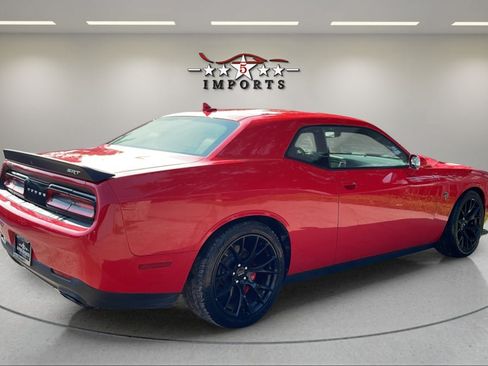 Used 2015 Dodge Challenger SRT Hellcat RWD image 5