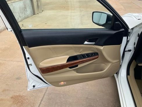 Used 2011 Honda Accord EX-L image 5