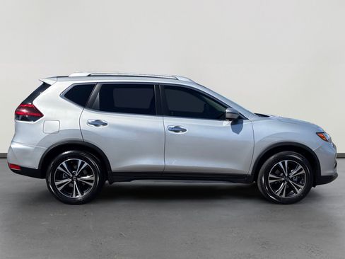 Used 2020 Nissan Rogue SV w/ Sun & Sound Touring Package FWD image 6