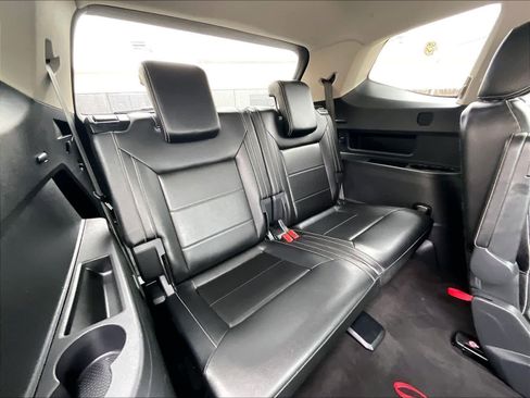 Used 2021 Volkswagen Atlas SE image 17