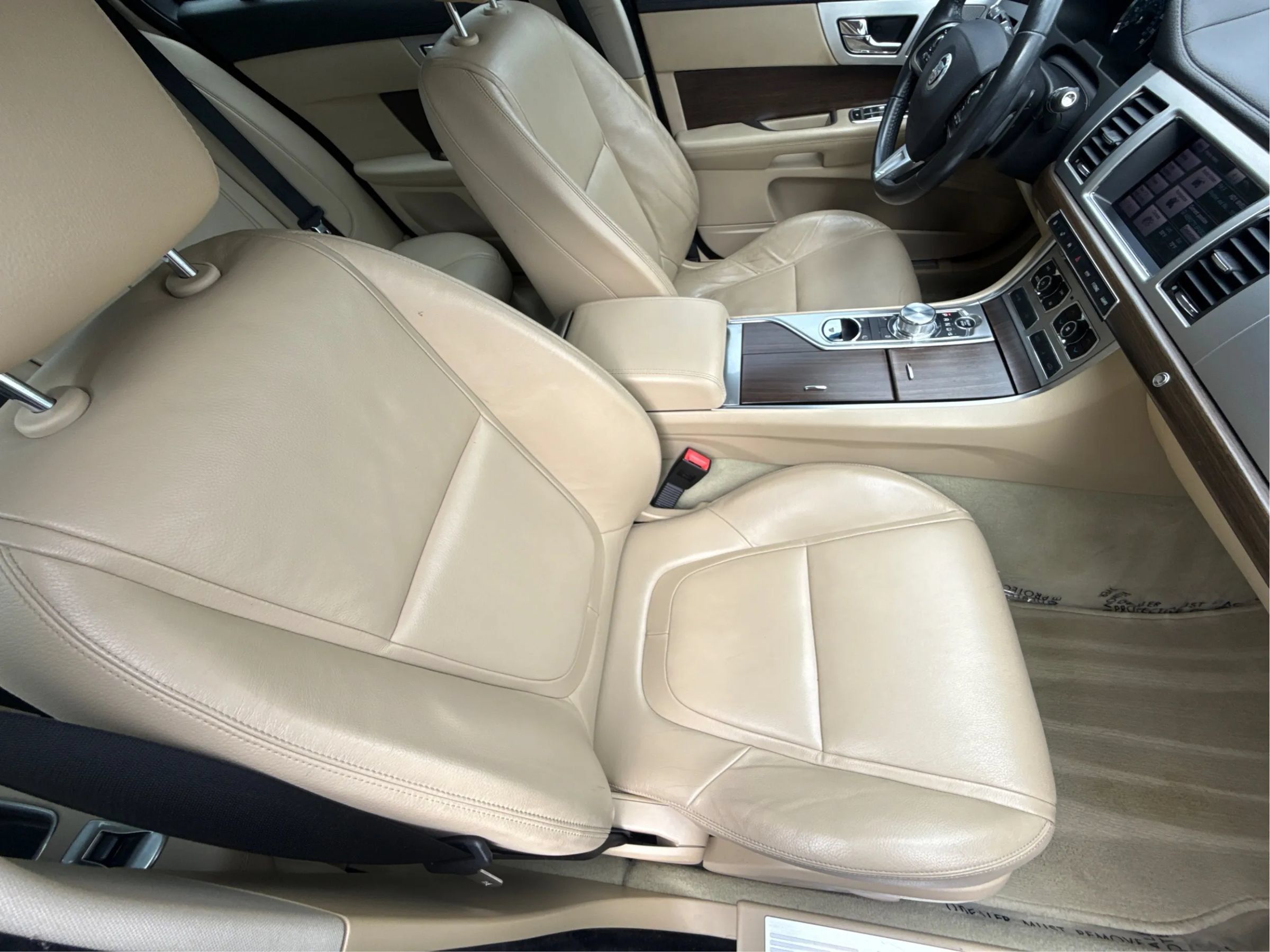 Used 2013 Jaguar XF 3.0 RWD image 21