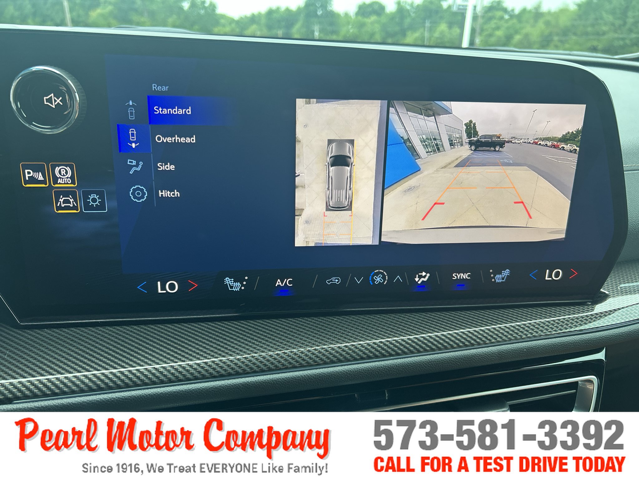 New 2027 Chevrolet Traverse Z71 w/ Enhanced Driving Package AWD/4WD image 18