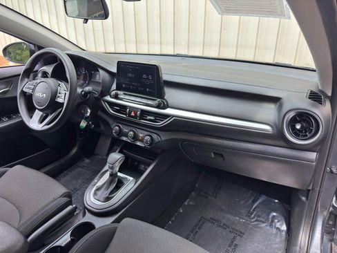 Used 2024 Kia Forte LXS FWD image 13