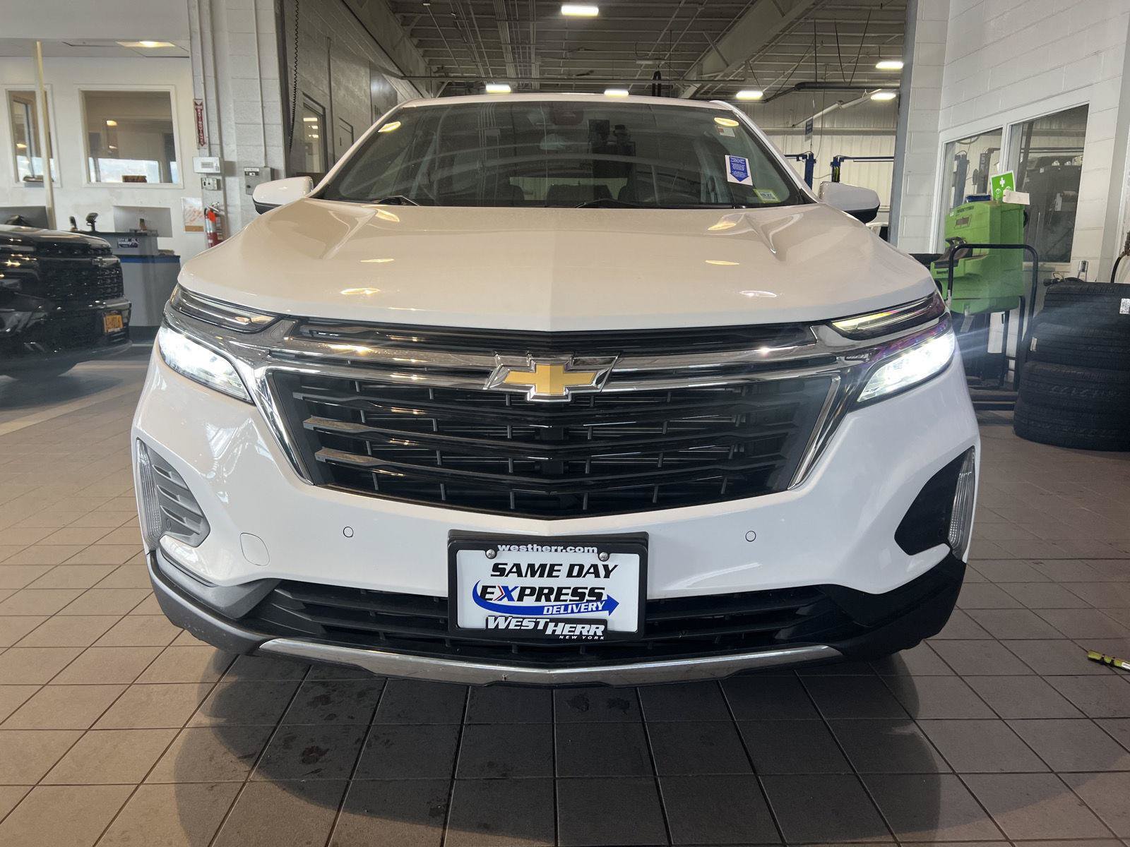 Used 2023 Chevrolet Equinox LT w/ LPO, Floor Liner Package AWD/4WD image 2