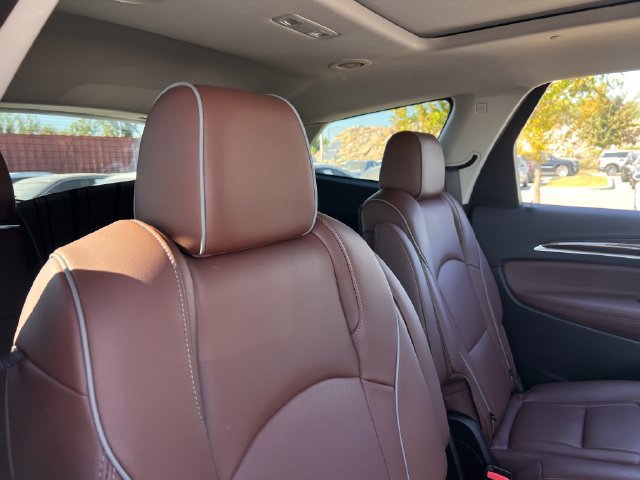 Used 2021 Buick Enclave Avenir w/ Avenir Technology Package AWD/4WD image 30