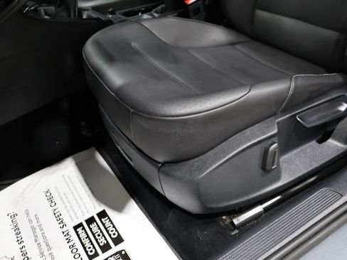 Used 2015 Volkswagen Golf S image 11