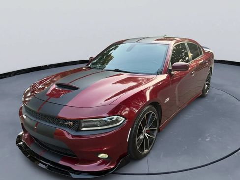 Used 2018 Dodge Charger R/T Scat Pack RWD image 3