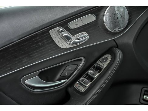 Used 2020 Mercedes-Benz C 300 4MATIC Sedan image 9