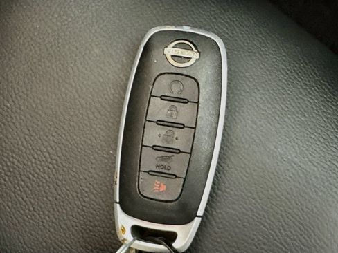Used 2023 Nissan Rogue SL w/ SL Premium Package FWD image 40