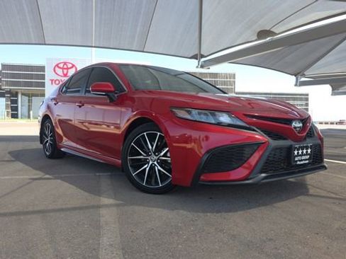 Used 2023 Toyota Camry SE FWD image 10