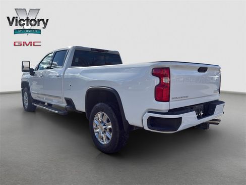 Used 2024 Chevrolet Silverado 3500 High Country w/ High Country Premium Package image 12