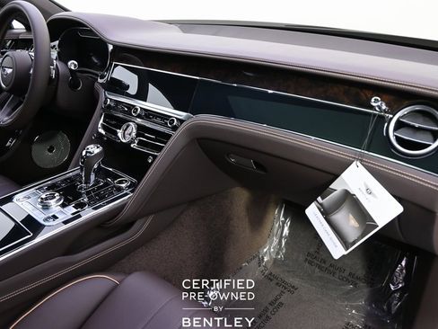Used 2024 Bentley Flying Spur V8 image 16