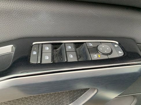 Used 2024 Nissan Pathfinder SL image 12