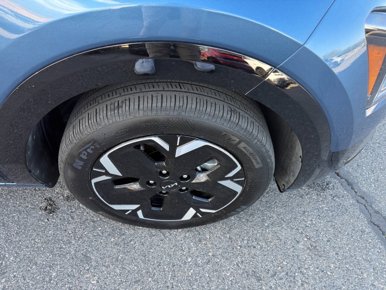 Used 2024 Kia Niro Wind w/ Wind Preserve Package FWD image 14