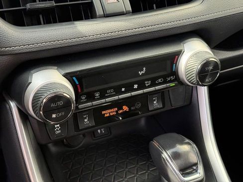 Used 2019 Toyota RAV4 XLE w/ Convenience Package AWD/4WD image 27