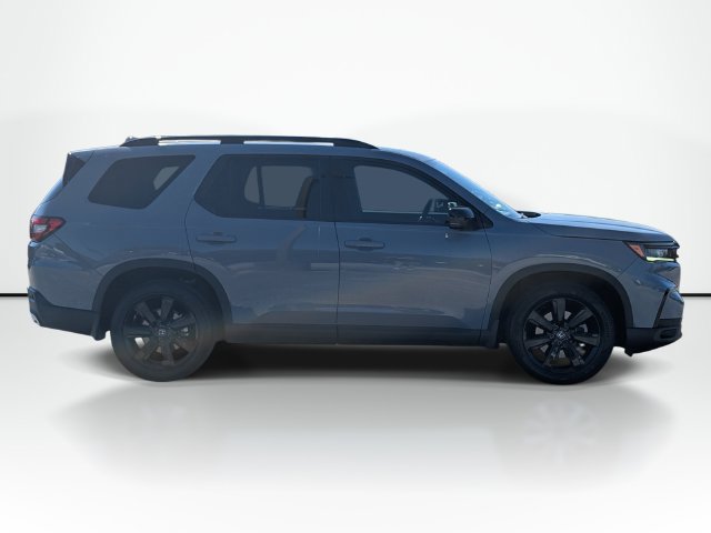Used 2025 Honda Pilot Black Edition image 4