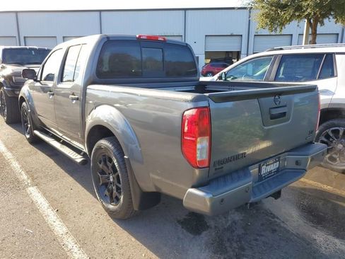 Used 2021 Nissan Frontier SV w/ Midnight Edition Floor Mats image 3