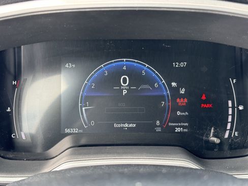 Used 2023 Toyota Corolla Cross XLE w/ Convenience Package image 21