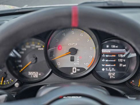 Used 2018 Porsche 911 GT3 image 19