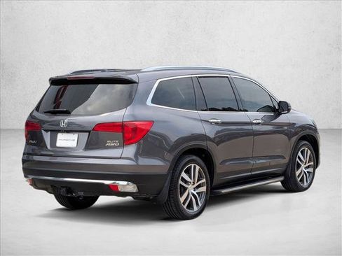 Used 2017 Honda Pilot Elite image 9