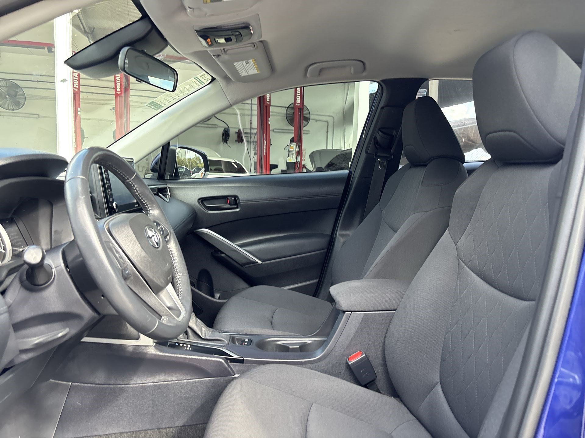 Used 2022 Toyota Corolla Cross LE FWD image 13