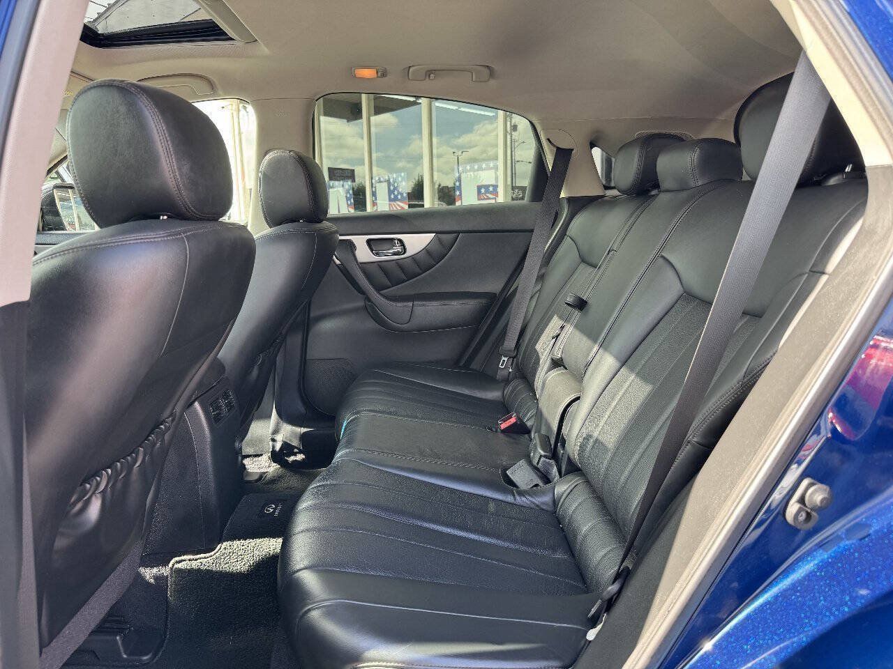 Used 2014 INFINITI QX70 AWD w/ Premium Package image 24
