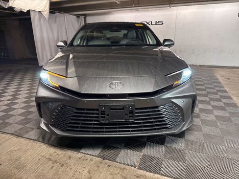 Used 2025 Toyota Camry XLE w/ Premium Plus Package AWD/4WD image 2