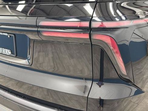 New 2026 Chevrolet Traverse LT w/ Driver Confidence Package AWD/4WD image 38