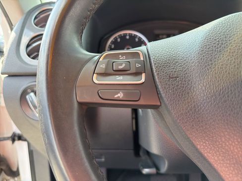 Used 2013 Volkswagen Tiguan S image 19
