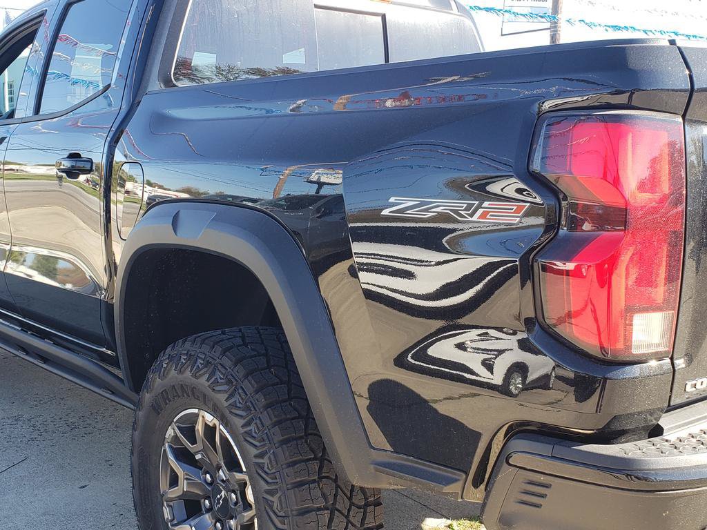 New 2026 Chevrolet Colorado ZR2 w/ Technology Package AWD/4WD image 12