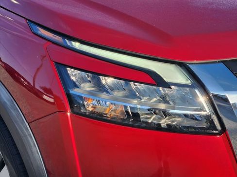 Used 2022 Nissan Pathfinder SL FWD image 10