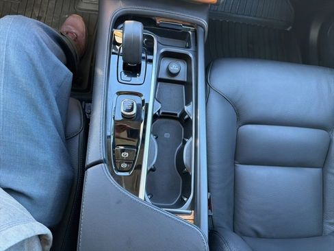 Used 2025 Volvo XC90 T8 Plus w/ Protection Package Premier image 43