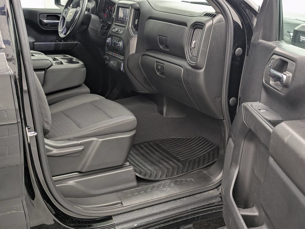 Used 2023 Chevrolet Silverado 1500 Custom AWD/4WD image 15