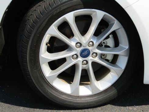 Certified 2019 Ford Fusion SE FWD image 5