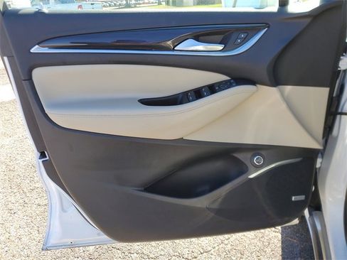 Used 2020 Buick Enclave Essence w/ Sound and Sites Package image 18