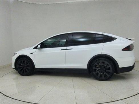 Used 2022 Tesla Model X image 65