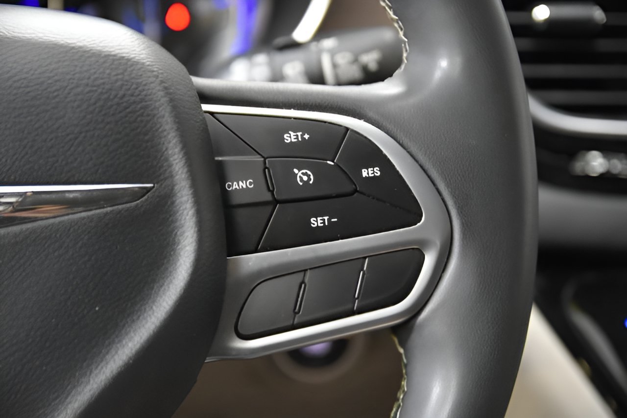 Used 2023 Chrysler Voyager LX FWD image 17