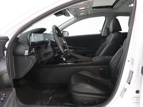 Used 2024 Hyundai Elantra Limited FWD image 15