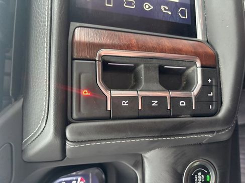 Used 2023 GMC Yukon XL Denali Ultimate AWD/4WD image 28